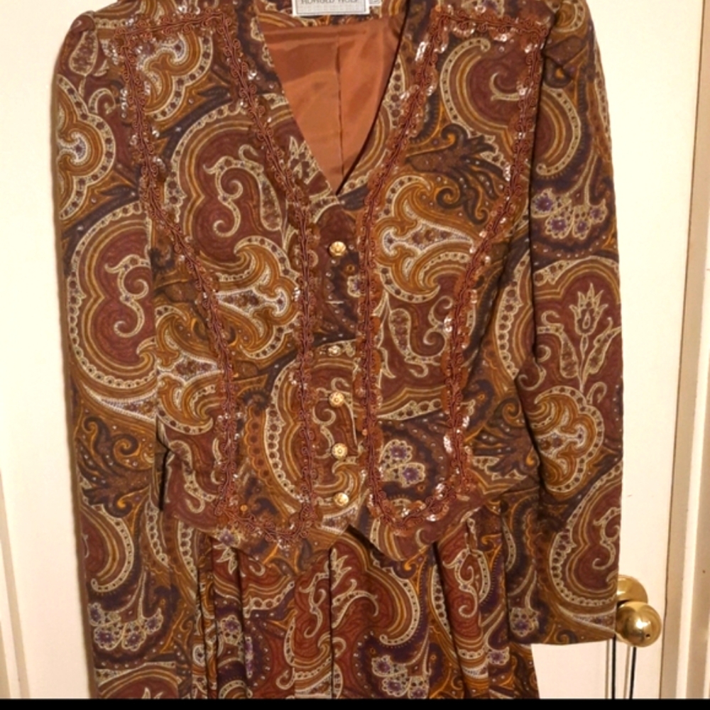 Howard Wolf vintage DRESS SUIT. BEAUTIFUL BUTTONS!! **DRY CLEANED